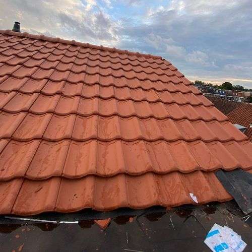 Dakdekker Bunnik vlak pannendak met lekkage Dakdekker Bunnik vlak pannendak met lekkage